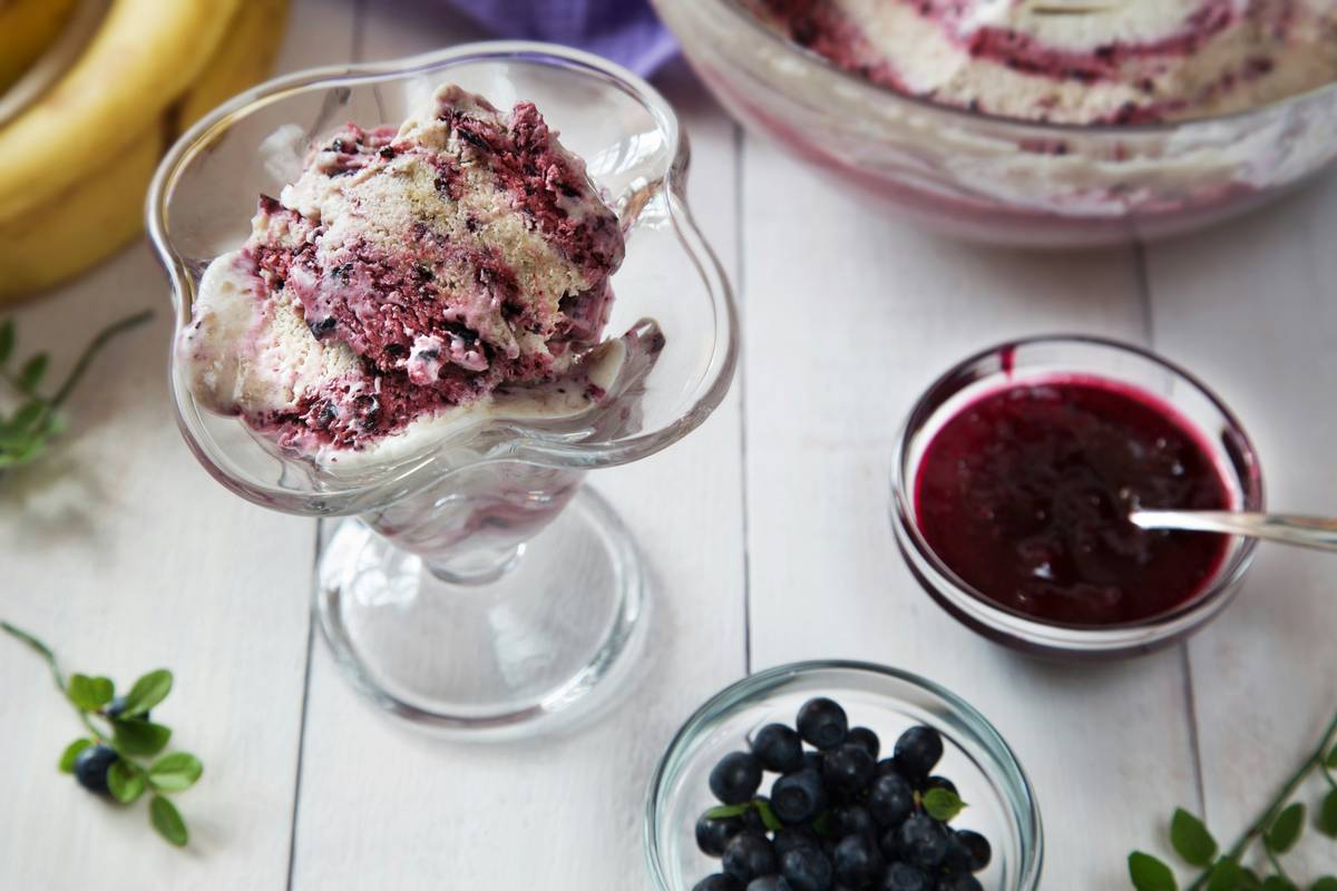 Homemade healthy pudding dessert benefit of using organic chia seeds and coconut milk in a glass jar